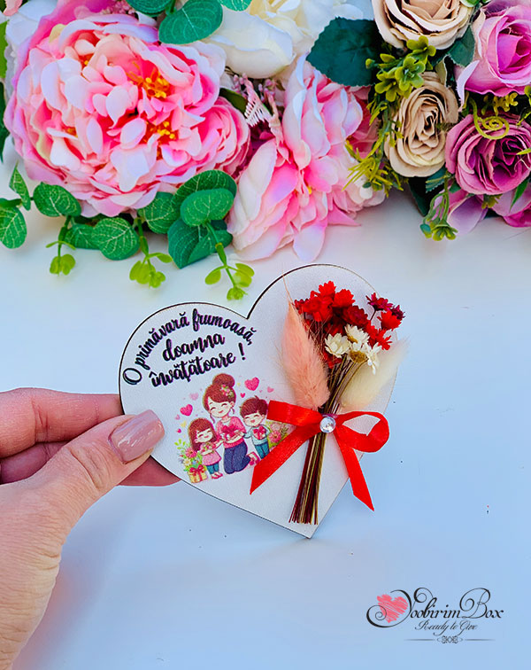 decoratiune-cadou-personalizat-handmade-yoobirimbox-feb-2025-15